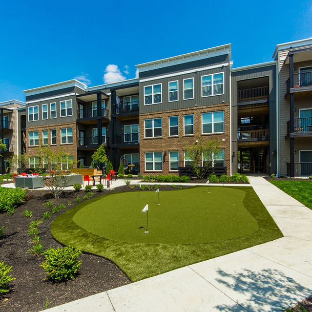 Stafford House - Large Putting Green Area