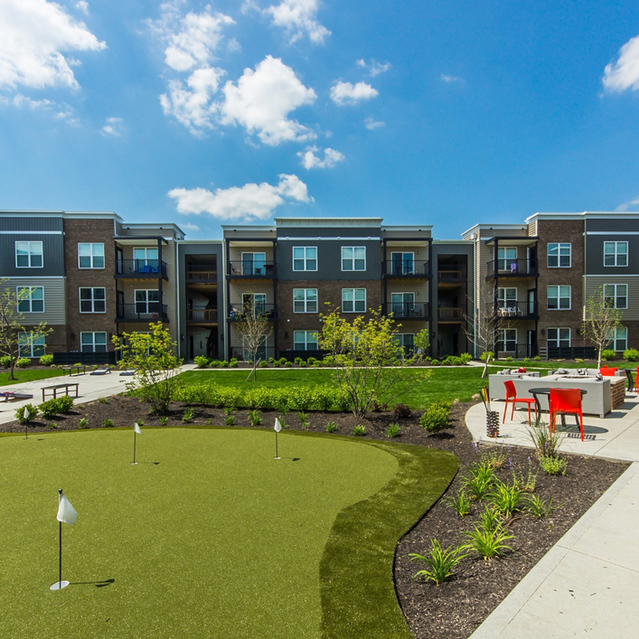 Stafford House - Large Putting Green Area