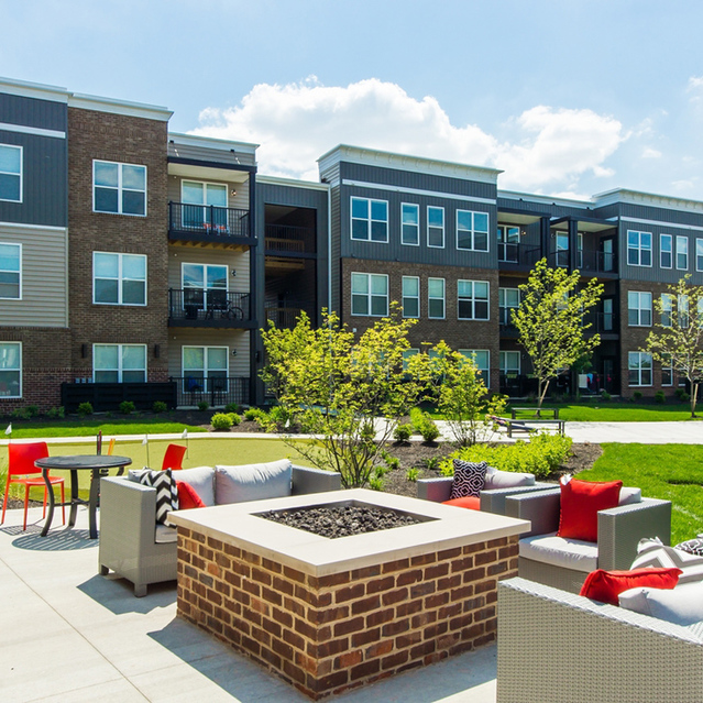Stafford House - Outdoor Firepit and Lounge